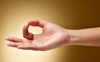Descubra como os mudras — gestos das mãos usados na meditação e no yoga — podem ampliar o autoconhecimento, equilibrar emoções e despertar sua consciência interior.